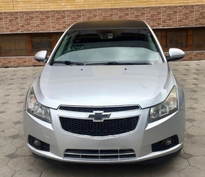 Капот на Chevrolet